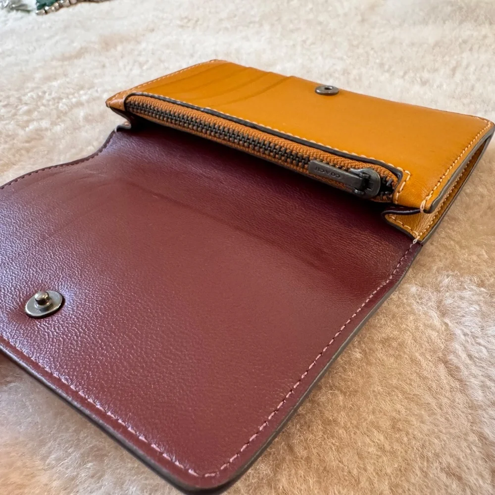 Coach Foldover Card Case Wallet - Picture 4 of 7